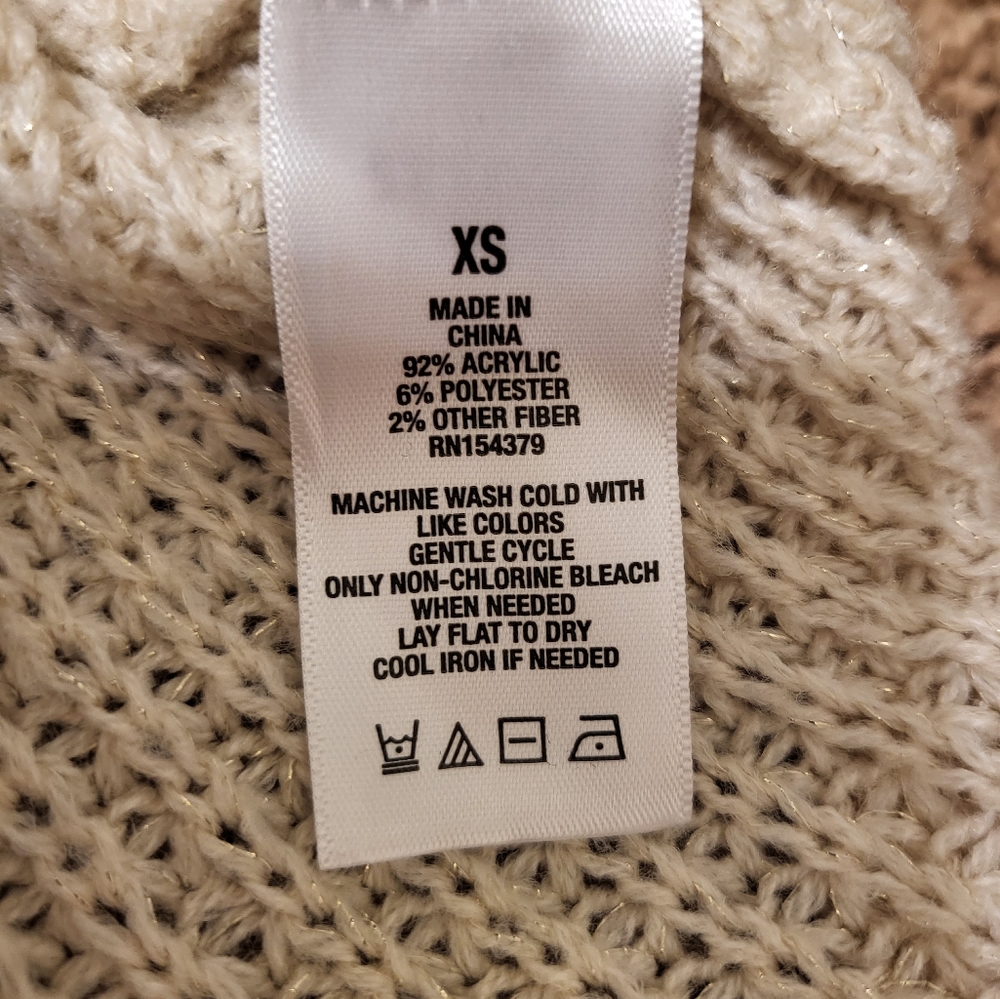 Womens Aeropostale sweater - Picture 4 of 4